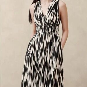 Banana Republic Monochrome Patterned Dress